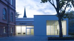 Kunsthaus Wiesbaden öffnet nach Sanierung Ateliers und zeigt Sammlung bei Kurzer Nacht
