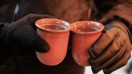 Mehr als 300 Besucher beim Winterfeuerfest der Hartmutschule in Eschborn