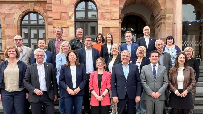 Wiesbadens Magistrat beginnt Arbeit: Mende setzt auf kollegiales Miteinander