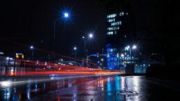 Zu viel Nachtlicht belastet Natur und Schlaf Zu viel Nachtlicht belastet Natur und Schlaf