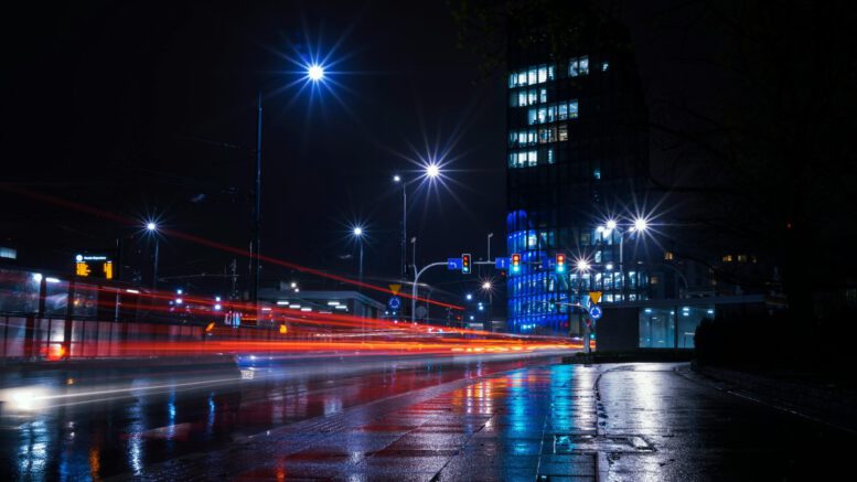 Zu viel Nachtlicht belastet Natur und Schlaf Zu viel Nachtlicht belastet Natur und Schlaf